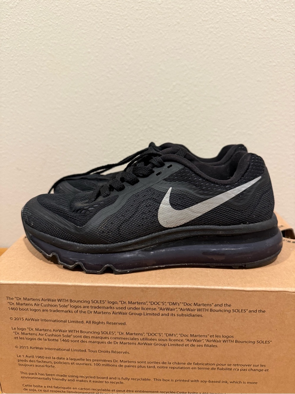 Nike Women Black Mesh Running Shoes size 5